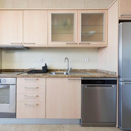 Lovelystay - Downtown Modern 2Br Flat With Free Parking Porto Buitenkant foto