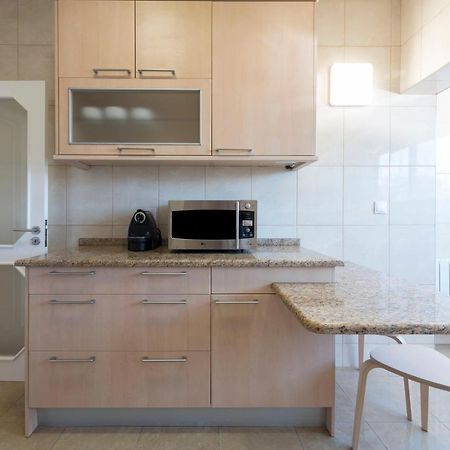 Lovelystay - Downtown Modern 2Br Flat With Free Parking Porto Buitenkant foto