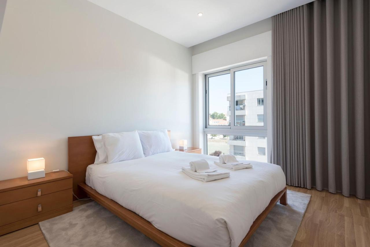 Lovelystay - Downtown Modern 2Br Flat With Free Parking Porto Buitenkant foto
